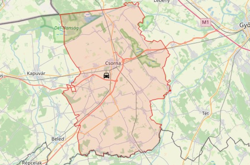 Szalagkorlátnak ütközött egy autó az M85-ösön